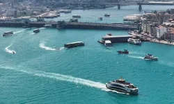 İstanbul Boğazı Turkuaz Oldu