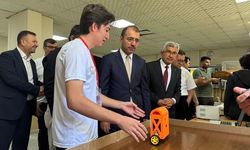 Kadirli'de TÜBİTAK 4006 Bilim Fuarı’nda Teknoloji Rüzgarı Esti