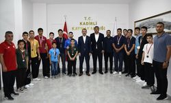 Kadirli’de Türkiye Şampiyonasına Giden Güreşçilere Tebrik