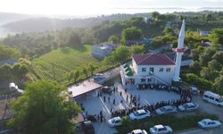 Kadirli’de Bayram Sevinci Camiler Doldu