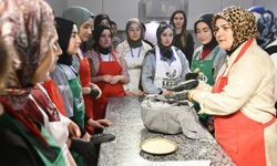 Malatyalı Öğrenciler Osmaniye’de Kömbe Yaptı