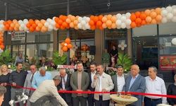 Başkan Aksoy Divass Patisserie Bakery Cafe açılışına katıldı