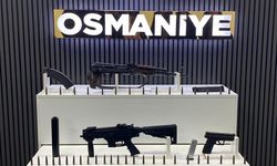 Osmaniye'de 4 ruhsatsız silah ele geçirilen otomobildeki 3 zanlı tutuklandı