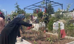 Osmaniye’de Deprem Şehitliğinde Bayram Hüznü