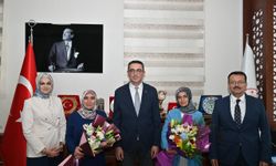 Osmaniye’de Hemşire ve Ebelere Plaket