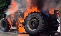 Hatay Erzin’de Korkutan Yangın: Traktör Kullanılamaz Hale Geldi