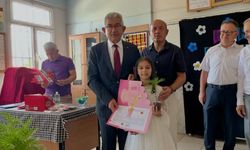İlyas Tapsız Öğrencilerin Karne Sevincine Ortak Oldu