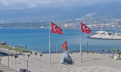 İskenderun Sahil Anıt Alanı Yaz Akşamlarında İlgi Görüyor