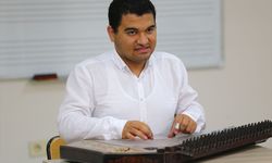 Konservatuvarı bitiren otizmli Ertuğrul, öğrenci yetiştirecek