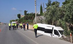 Mersin'de gasbettiği yolcu minibüsüyle kaza yapan zanlı hayatını kaybetti