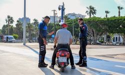 Mersin'de yürüyüş ve bisiklet yollarında motorlu araç kullanan kişilere ceza