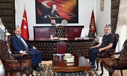 Osmaniye Valisi Serdengeçti, Samet Aybaba’yı Valilikte Ağırladı