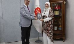 "Mekânlar ve Zamanlar" Kitabı İl Müftüsü Taşcı'ya Takdim Edildi
