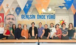 Erzin'de AK Parti Kadın Kolları ve Mahalle Başkanları Bir Araya Geldi