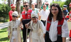 Antalya'da vakıf geleneği kapsamında 39 çocuk sünnet ettirildi