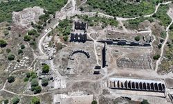 Aspendos'un yaklaşık 2 bin yıllık ana caddesi yeniden hayat buldu