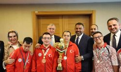 Bakan Bak 51 Madalya Kazanan Özel Sporcuları Ağırladı