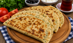 Osmaniye'nin Meşhur D Böreği Lezzeti Damak Çatlatıyor