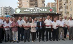 Erdemli ilçesinde Minik Kalpler Kıyafet Evi açıldı