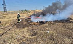 Erzin Gökdere'de Tarım Malzemesi Yangını Söndürüldü