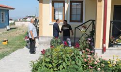 Erzin Kaymakamı Yoncadüzü'nde Afet Evlerini İnceledi