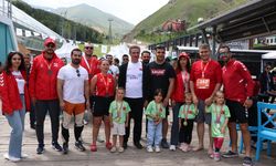 Erzurum Valisi Baruş, Palandöken Dağı'nda halk yürüyüşüne katıldı