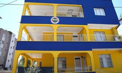 Fenerbahçeli aile, sarı-lacivert sevgisini apartmanlarına yansıttı