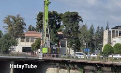 Antakya'da 54 Yıllık Ata Köprüsü'nün Yıkımı Başladı