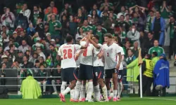 Dünya Kupası'nda Müthiş Maç! İngiltere 10 Kişiyle Çeyrek Final Biletini Aldı