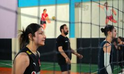 Isparta'da başarılarıyla dikkati çeken voleybol kulübü milli takıma sporcu kazandırmayı hedefliyor