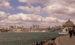İstanbul’un Gözde Noktası Üsküdar Sahili Ziyaretçi Çekiyor
