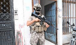 Mersin'deki uyuşturucu operasyonunda yakalanan 42 zanlıdan 27'si tutuklandı
