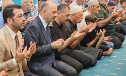 Vali Serdengeçti ve Binboğa, Bülbül Camii’nde Vatandaşlarla Cuma Namazında Buluştu