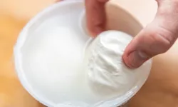 3 Malzemeyle Evde Sürülebilir Peynir Tarifi