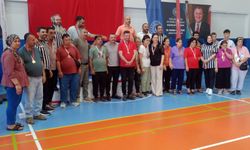 Özel bireyler bilek güreşi turnuvasında yarıştı
