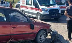 Sumbas Yolunda Kaza İki Otomobil Çarpıştı 5 Yaralı