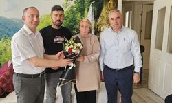 Tarsus Kaymakamı Akyüz, 15 Temmuz şehidinin yakınını ziyaret etti