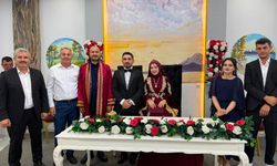 Toprakkale'de Başkan Uyutmaz Genç Çiftin Nikâhını Kıydı