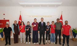 Başarılı güreşçilerden Kaymakam Hölekli’ye ziyaret