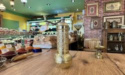 Osmaniye'de Tarihi El Değirmeni İlgi Görüyor