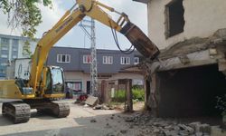 Osmaniye Düziçi’nde Metruk Binalar Tek Tek Yıkılıyor