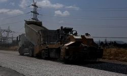 Erzin’de Gökdere Mahallesi Yolunda Asfalt Çalışması Başladı