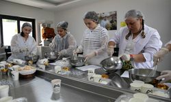 Mersin’de Kan Portakalı Farklı Lezzetlere Dönüşüyor