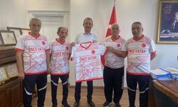 Kadirli’nin bocce şampiyonları Kaymakam Dolu’yu ziyaret etti