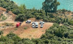 Adana'da uçuruma yuvarlanan otomobilin sürücüsü hayatını kaybetti