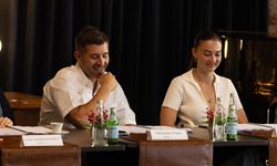 NOW’un Yeni Dizisi “Anne Yarısı” Geliyor! Hikâyesi ve Oyuncu Kadrosu Dikkat Çekti