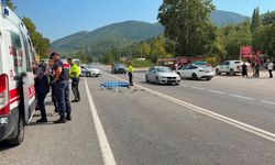 Antalya'da hafif ticari araçla minibüs çarpıştı, 2 kişi öldü, 4 kişi yaralandı
