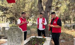 Ülkü Ocakları Bahçe'den Şehitlik Ziyareti