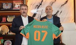 BBP Genel Başkanı Destici Alanyaspor'u ziyaret etti