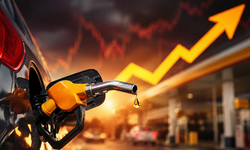 Akaryakıtta 100 TL korkusu! Benzin ve motorine dudak uçuklatan zam